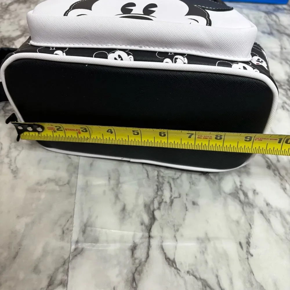 AUTHENTIC DISNEY PARKS EXCLUSIVE Loungefly Backpack collectible Mickey black